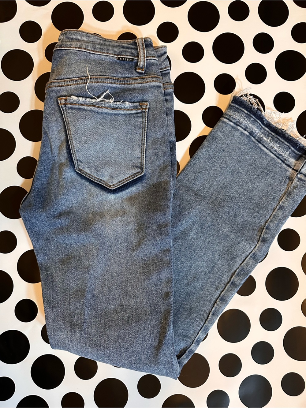 Women’s Straight leg, distressed Fit Blue Jeans - Classic Denim- Risen jeans